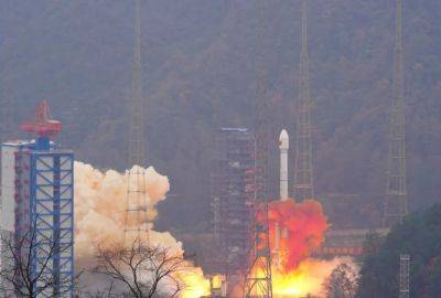 Китай запустил спутники Beidou и приземлил ускоритель ракеты прямо на жилые дома - itc.ua - Китай - Украина - Филиппины - Ракеты