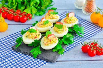 Вы пожалеете, что не готовили это раньше: рецепт яиц, фаршированных крабовыми палочками - hyser.com.ua - Украина