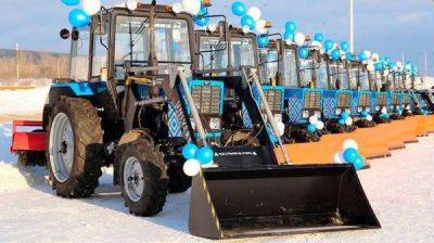 Nowe ciągniki BELARUS otrzymało dziesięć gmin Kuzbasu - belarus24.by - Белоруссия