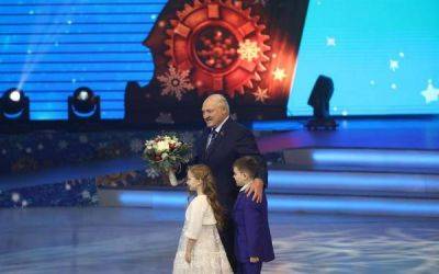 "Wszystko jest w waszych rękach!" Łukaszenka podczas noworocznego święta udzielił dzieciom rad, jak odnieść sukces w życiu - belarus24.by - Белоруссия