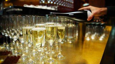 Последствия могут быть страшными: названа главная опасность шампанского - как избежать трагедии - hyser.com.ua - Украина