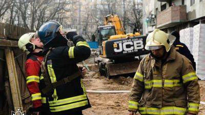 В Киеве перекрыли движение транспорта на некоторых участках: ликвидируют последствия ракетной атаки - pravda.com.ua - Киев