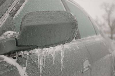 Почему может треснуть лобовое стекло в авто зимой – ошибка водителей - apostrophe.ua - Украина - Почему