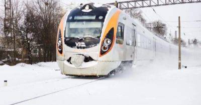 Снежные препятствия на железной дороге: поезда, едущие из Польши, задерживаются - dsnews.ua - Украина - Киев - Польша - Одесса