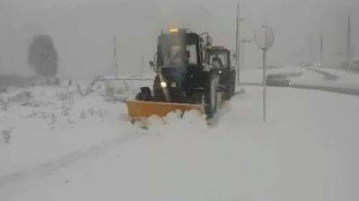 На дорогах очень опасно: в Киеве идет ликвидация последствий непогоды - подробности - ukrainianwall.com - Украина - Киев