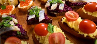 Не только красная икра и шпроты: какие вкусные и необычные бутерброды можно приготовить для встречи Нового года - hyser.com.ua - Украина