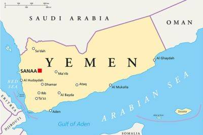 Йеменские хуситы вновь напали на два судна в Красном море - news.israelinfo.co.il - США - Англия - Египет - Франция - Дания - Йемен - Сингапур