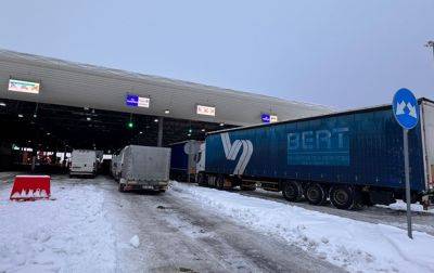В ПП Угринов-Долгобычув начали пропускать пустые грузовики - korrespondent.net - Украина - Киев - Польша