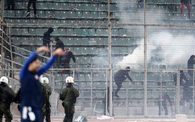 На игре Олимпиакоса фанатов разогнали газом, в клубе жалуются на мафию - korrespondent.net - Украина - Греция