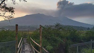 Индонезия: число жертв извержения вулкана растёт - ru.euronews.com - Индонезия