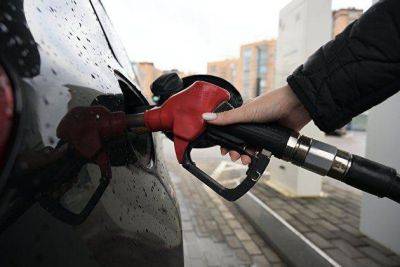 Цена бензина Аи-92 на СПбМТСБ за 11 торговых дней упала на 14%, до уровней марта - smartmoney.one - Москва - Россия - Санкт-Петербург