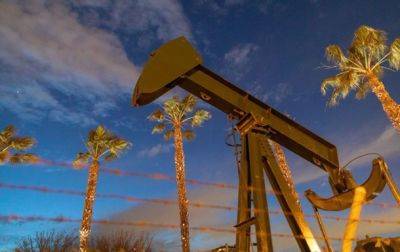 Стивен Иннес - Цена на нефть обновила минимум за пять месяцев - korrespondent.net - США - Украина - Лондон - Саудовская Аравия - Эмираты - Нью-Йорк - Оман