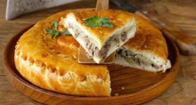 Сытно, аппетитно и богато: рецепт украинского пирога с мясом, помидорами и сыром - hyser.com.ua - Украина