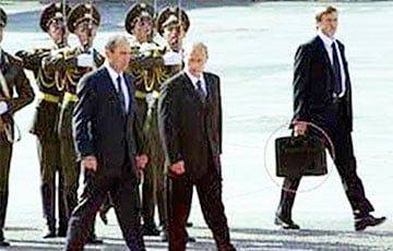 «Дима-кнопка»: cтало известно, кто носит «ядерный чемоданчик» за Путиным - charter97.org - Россия - Украина - Италия - Белоруссия