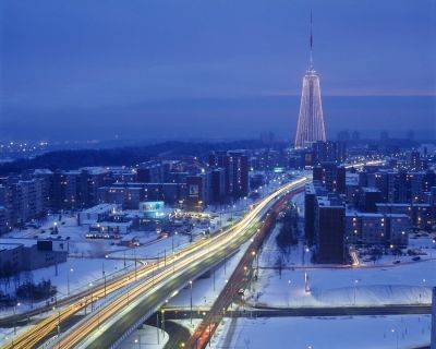 В декабре Вильнюсская телебашня будет освещена в цвета северного сияния - obzor.lt - Литва - Вильнюс