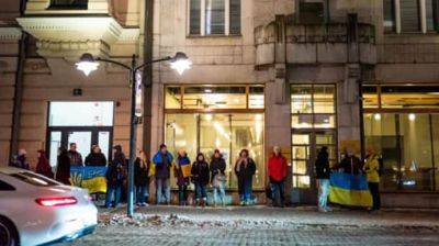 Украинцы в Финляндии вышли на протест против отказа экстрадировать российского боевика - pravda.com.ua - Финляндия
