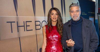 Джордж Клуни - Амаль Клуни - Джордж и Амаль Клуни держались за руки на красной дорожке (фото) - focus.ua - США - Украина - Италия - Берлин