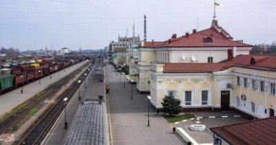 Обстрел Херсона: оккупанты повредили железнодорожный вокзал - dsnews.ua - Украина - Херсон - Запорожье
