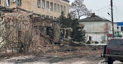 Россияне ударили по Харькову и убили человека в Бахмуте: под огнем 8 областей (ФОТО) - dsnews.ua - Россия - Украина - Запорожская обл. - Сумская обл. - Харьковская обл. - Николаевская обл. - Черниговская обл. - Днепропетровская обл. - Херсонская обл. - Волчанск - район Купянский - Донецкая обл.