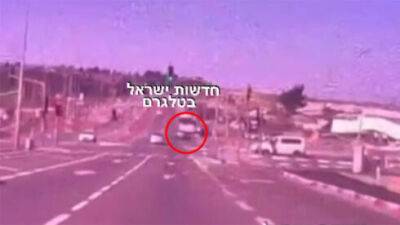 Итамар Бен-Гвир - Видео теракта в Иерусалиме: террорист обгоняет машину и сбивает людей - vesty.co.il - Израиль - Иерусалим - Восточный Иерусалим