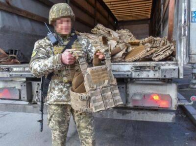 Ринат Ахметов - Запорожские военные получили 550 бронежилетов американского образца от "Стального фронта" - gordonua.com - Россия - Украина - Запорожье - Метинвест