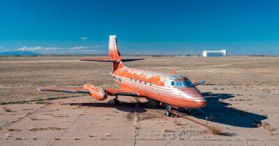 Элвис Пресли - Самолет Элвиса Пресли, простоявший 40 лет в пустыне, продали за четверть миллиона долларов - focus.ua - Украина - штат Нью-Мексико