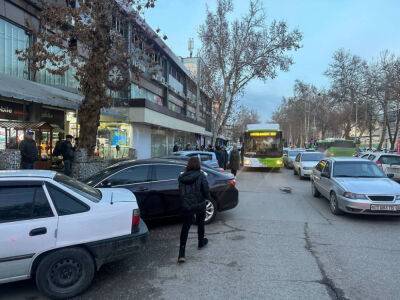 Остановки Ташкента собираются избавить от паркующихся водителей. Надеемся, на этот раз получится - podrobno.uz - Узбекистан - Ташкент