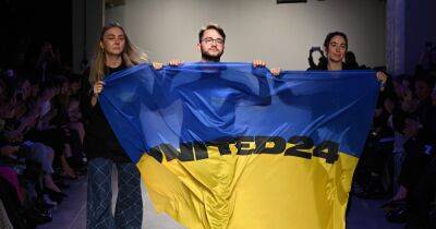 принцесса Диана - Иван Фролов - Украинские дизайнеры вышли на подиум с желто-синим флагом во время Лондонской недели моды (видео) - focus.ua - Украина - Англия - Лондон - Одесса