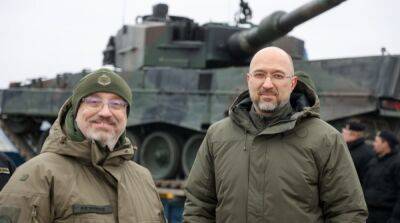 Матеуш Моравецкий - Денис Шмыгаль - Алексей Резников - Шмыгаль показал первые танки Leopard 2, которые передали Украине - ru.slovoidilo.ua - Украина - Польша