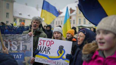 Митинги в Европе в поддержку Украины и против поставок вооружений - ru.euronews.com - Россия - Украина - Лондон - Германия - Париж - Берлин - Испания - Мадрид - Брюссель - Таллин - Женева