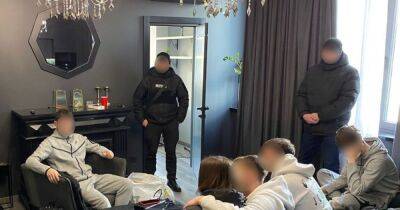 В полиции опровергли вручение повесток организаторам пьяных вечеринок в Киеве (видео) - focus.ua - Украина - Киев - Киевская обл.