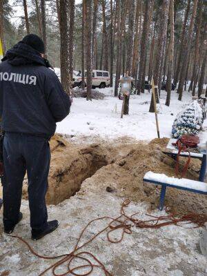 Попал под обстрел. На Харьковщине в Изюме эксгумировали тело мужчины - objectiv.tv - Харьковская обл. - Изюм