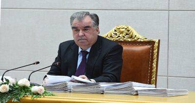 Эмомали Рахмон - Президент подписал Указ о повышении окладов, пенсий и стипендий - dialog.tj - Таджикистан