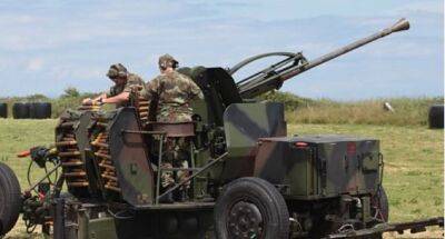 Литовцы обучили украинских военных использованию зенитного орудия L70 - obzor.lt - Россия - Украина - Литва - Ес
