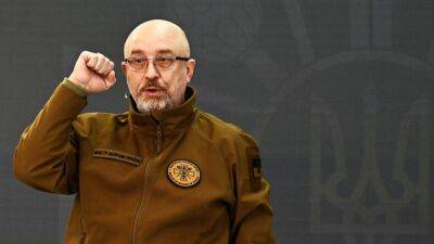 Владимир Зеленский - Давид Арахамия - Юрий Николов - Алексей Резников - Кирилл Буданов - Борис Писториус - СМИ: Резников встретился с Зеленским и остаётся на посту главы Минобороны - svoboda.org - Украина - Киев - Луганская обл. - Германия - Харьковская обл. - Херсонская обл.
