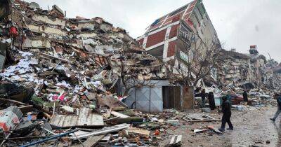 Больше двух суток под завалами: в Турции после землетрясения до сих пор находят живых людей - dsnews.ua - Сирия - Украина - Турция - Газиантеп