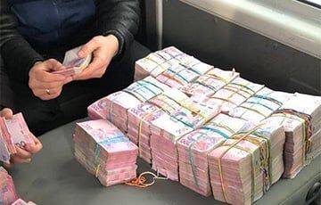 Украденные на оккупированных территориях Украины деньги пытаются легализовать через Беларусь - charter97.org - Россия - Украина - Белоруссия