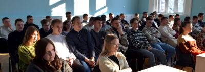 Василий Дубик - Дружным поднятием рук ответила молодёжь Гомеля на вопрос, готова ли она защищать Беларусь. - newsgomel.by - Белоруссия - Афганистан - Гомель