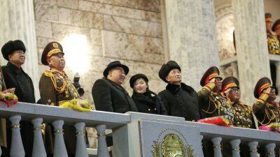 Ким Ченын - Ким Ирсен - Лидер КНДР появился на военном параде вместе с младшей дочерью - svoboda.org - США - КНДР - Пхеньян