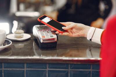 Каждый второй украинец платит с помощью NFC, а треть готова полностью отказаться от «пластика» в пользу цифровых карт — исследование Mastercard - itc.ua - Украина