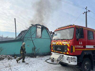 В Купянске армия РФ ударила по домовладению: бойцы ГСЧС тушили пожар (фото) - objectiv.tv - Россия - Украина - Купянск - Харьковская обл. - Луганск - Гсчс