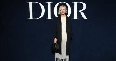 Louis Vuitton - Шарлиз Терон - Шарлиз Терон в платье в стиле бохо на показе Dior в Париже - focus.ua - Украина - Париж