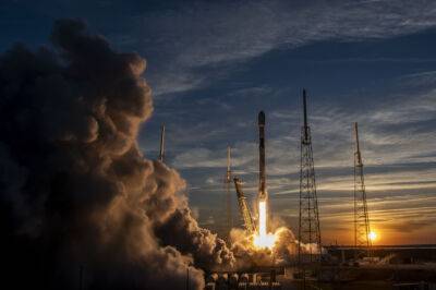 Илон Маск - SpaceX запустила 4000-й спутник Starlink — на орбиту вышли первые аппараты Starlink v2 Mini с вчетверо большей пропускной способностью - itc.ua - США - Украина