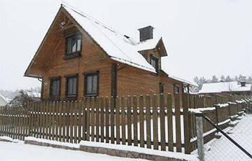 Под Минском за долги продают красивый деревянный дом - charter97.org - Белоруссия - Минск - район Смолевичский