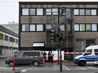 Стрельба в церкви Свидетелей Иеговы в Гамбурге: среди раненых есть украинка, полиция знала, что стрелявший психически нездоров - gordonua.com - Украина - Германия - Гамбург