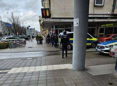 Неизвестные захватили заложников в аптеке немецкого города Карлсруэ, полиция проводит операцию – СМИ - unn.com.ua - Украина - Киев - Германия