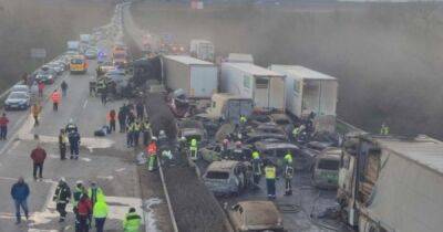 Столкнулись 5 грузовиков и 36 легковушек: в Венгрии из-за пылевой бури произошло массовое ДТП - focus.ua - Украина - Румыния - Бразилия - Венгрия - Будапешт - Юар