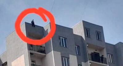 Хает Шамсутдинов - Школьница пыталась сброситься с крыши многоэтажки после ссоры с отчимом. Видео - podrobno.uz - Узбекистан - Ташкент