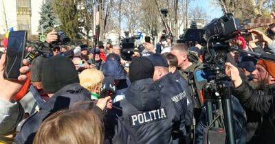 Дорин Речан - Кремль "шатает" Молдову: в Кишиневе произошли столкновения с полицией - dsnews.ua - Россия - Украина - Молдавия - Кишинев