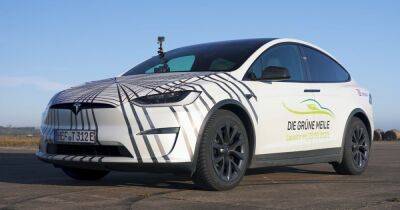 Кроссовер Tesla Model X сразился с суперкарами Ferrari и Lamborghini на прямой (видео) - focus.ua - Украина